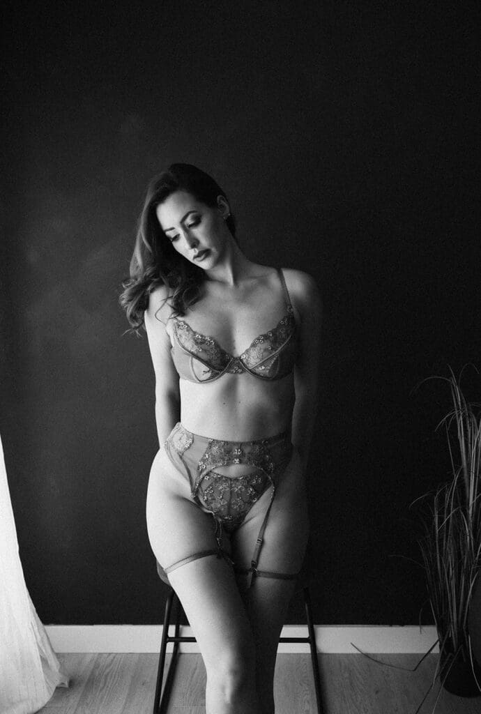 Z yeg edmonton boudoir photographer allie knulls photography 24