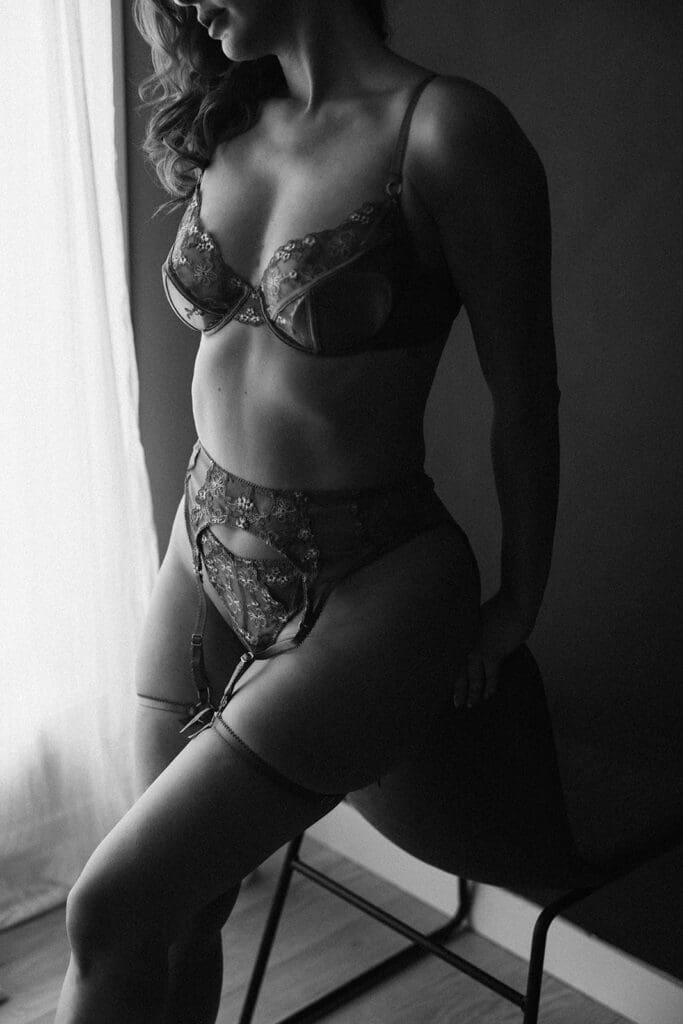 Z yeg edmonton boudoir photographer allie knulls photography 27